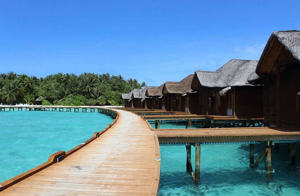Daydreaming of Renewing Wedding Vows in the Maldives
