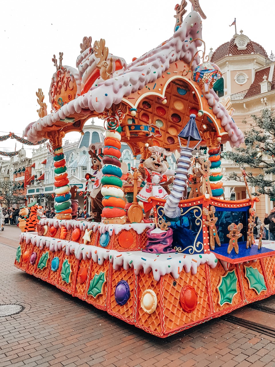 Disneyland Paris parade