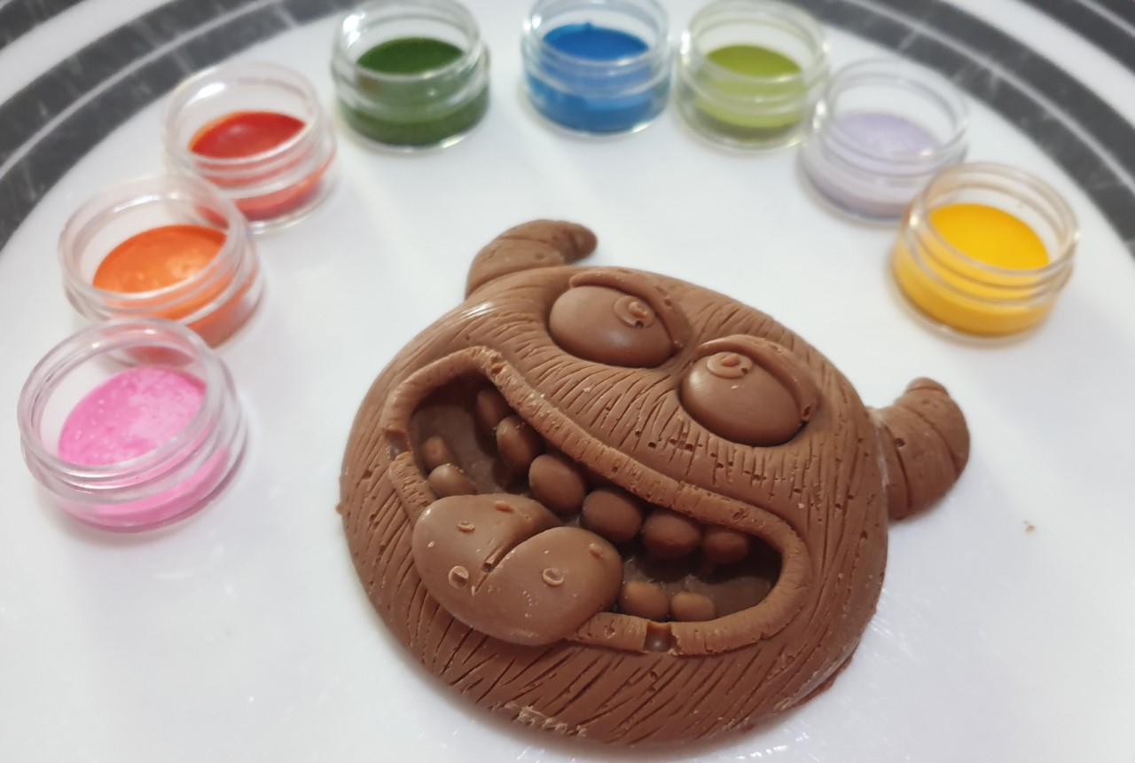 painting chocolate
