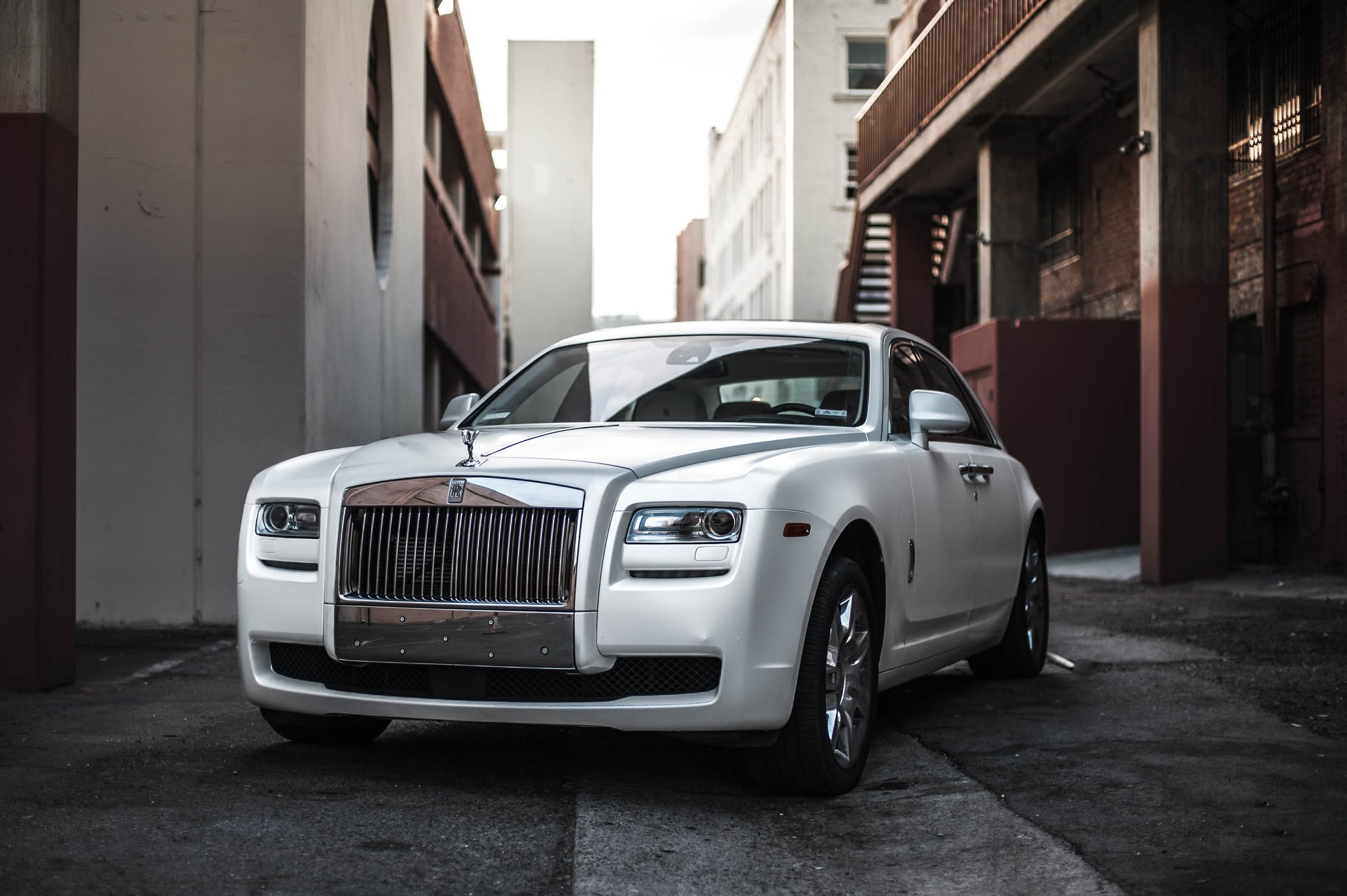 buying a luxury car
