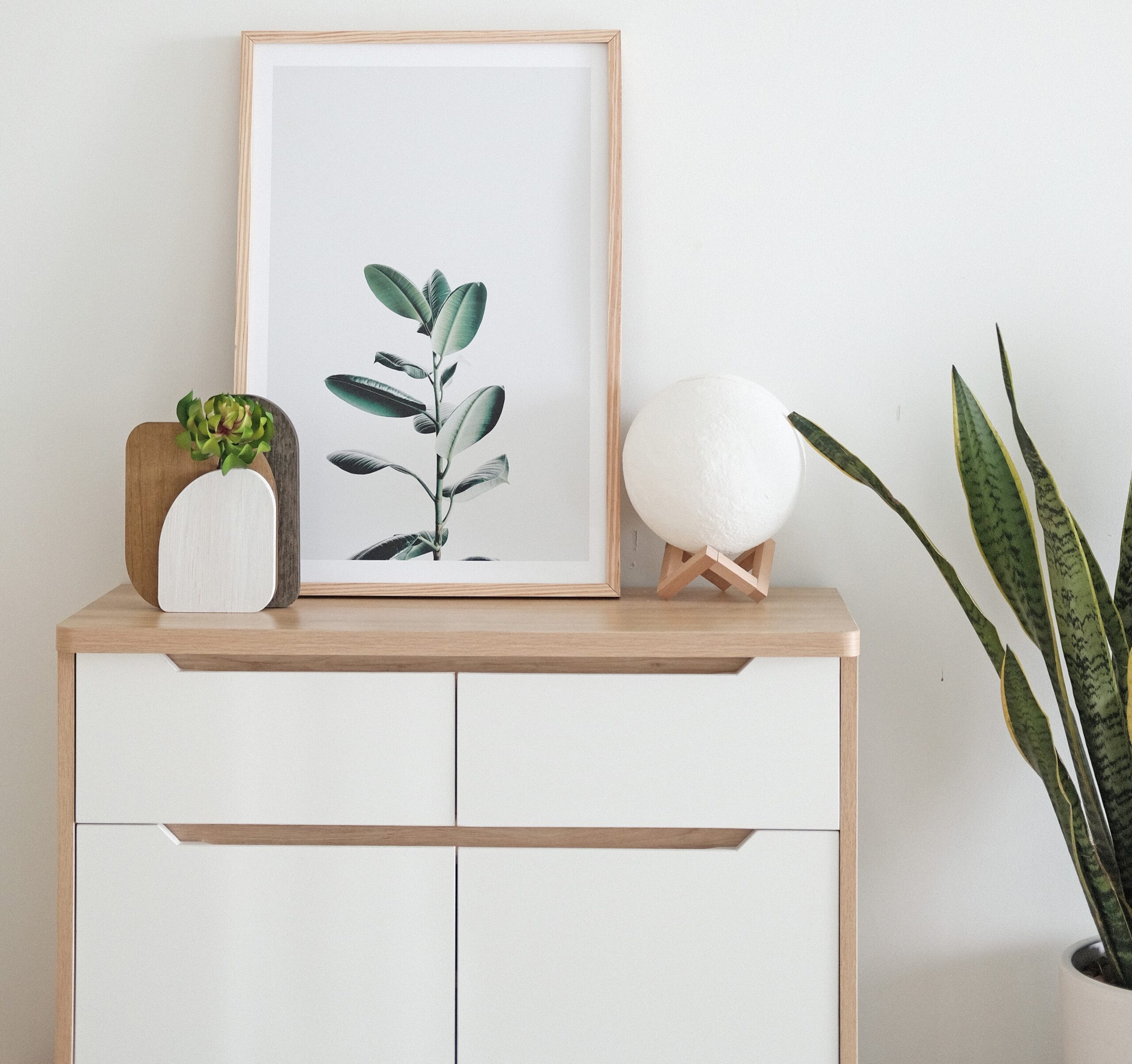 chest of drawers