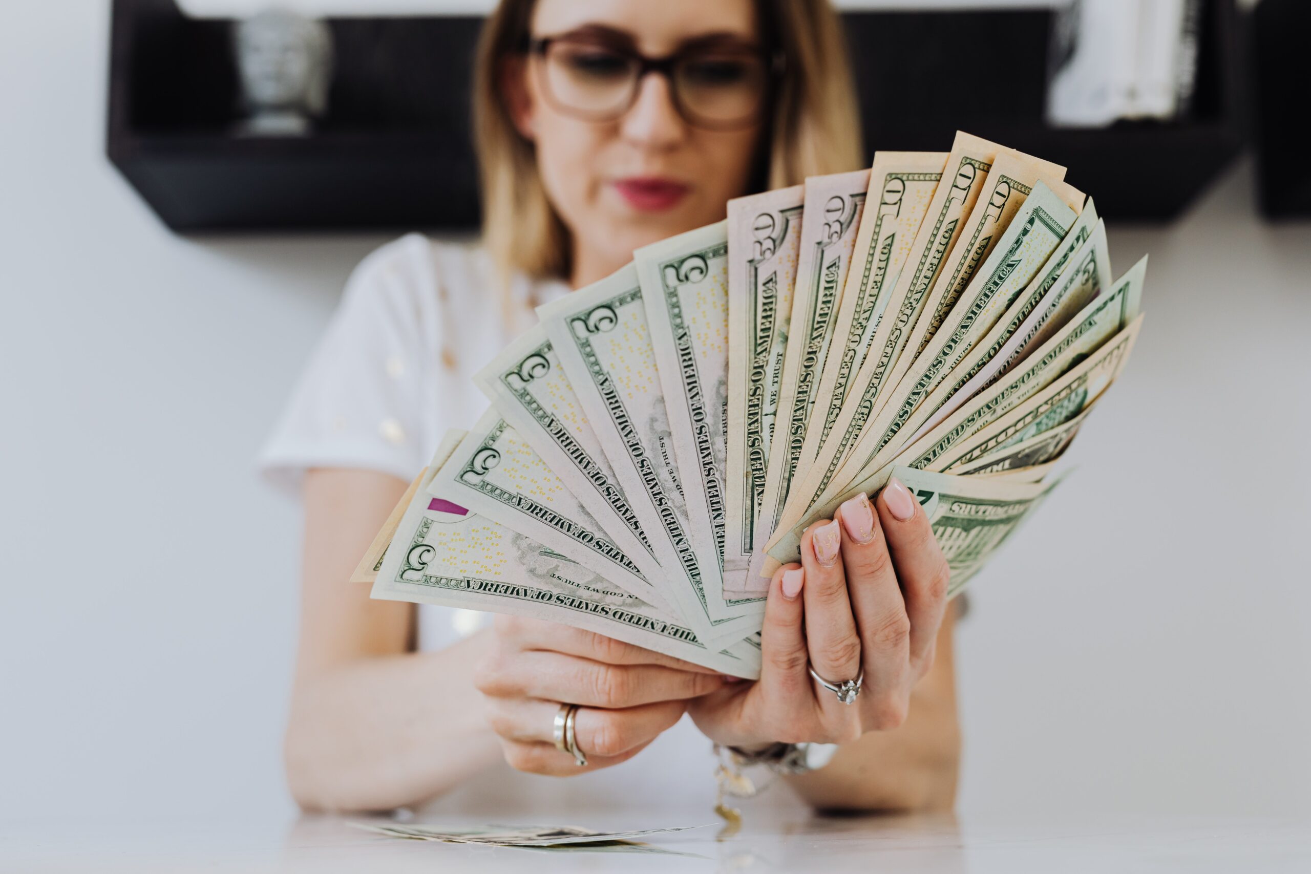 Cash Loans Explained – Here’s How To Get Approved