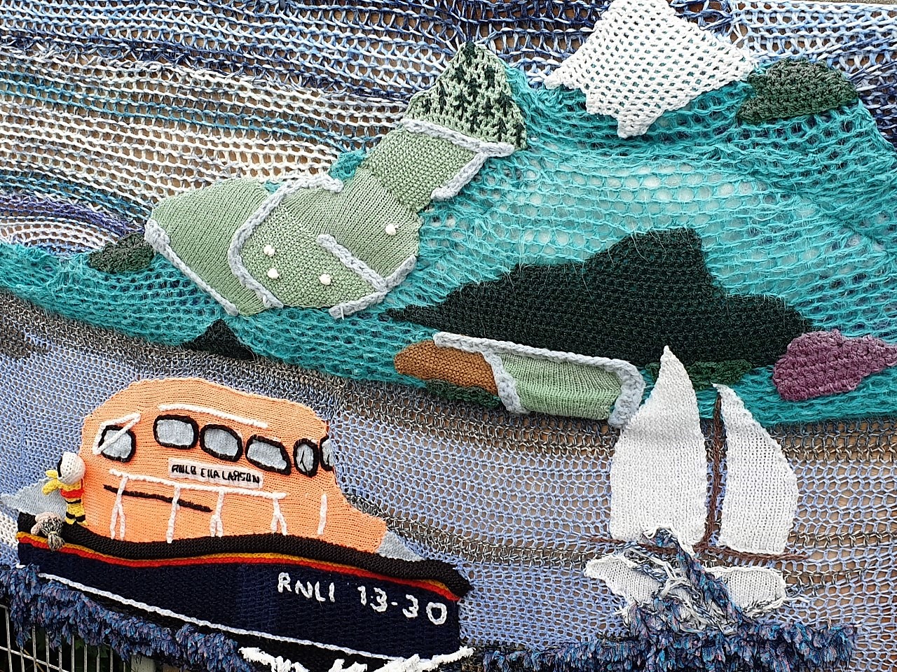 yarn bombing