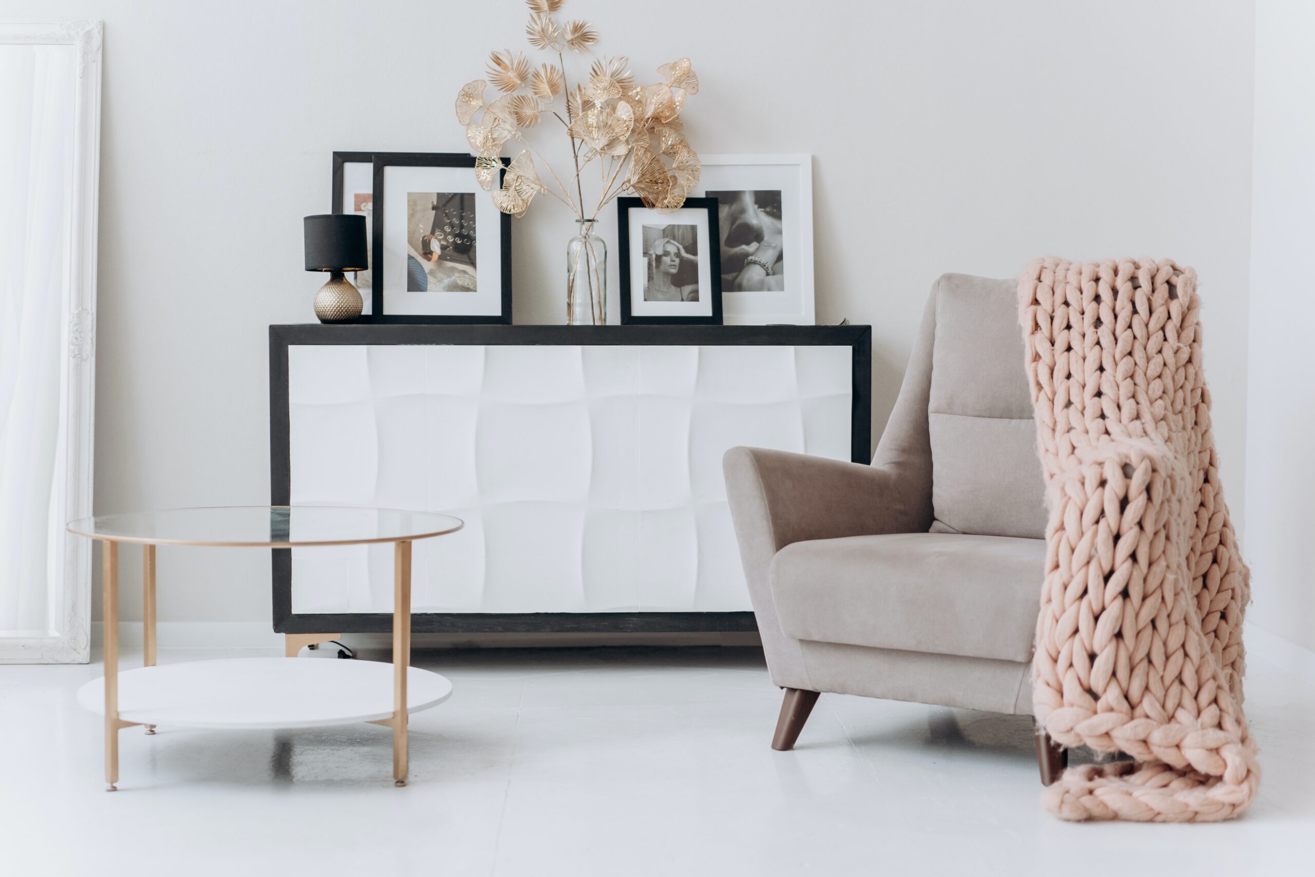 light coloured walls