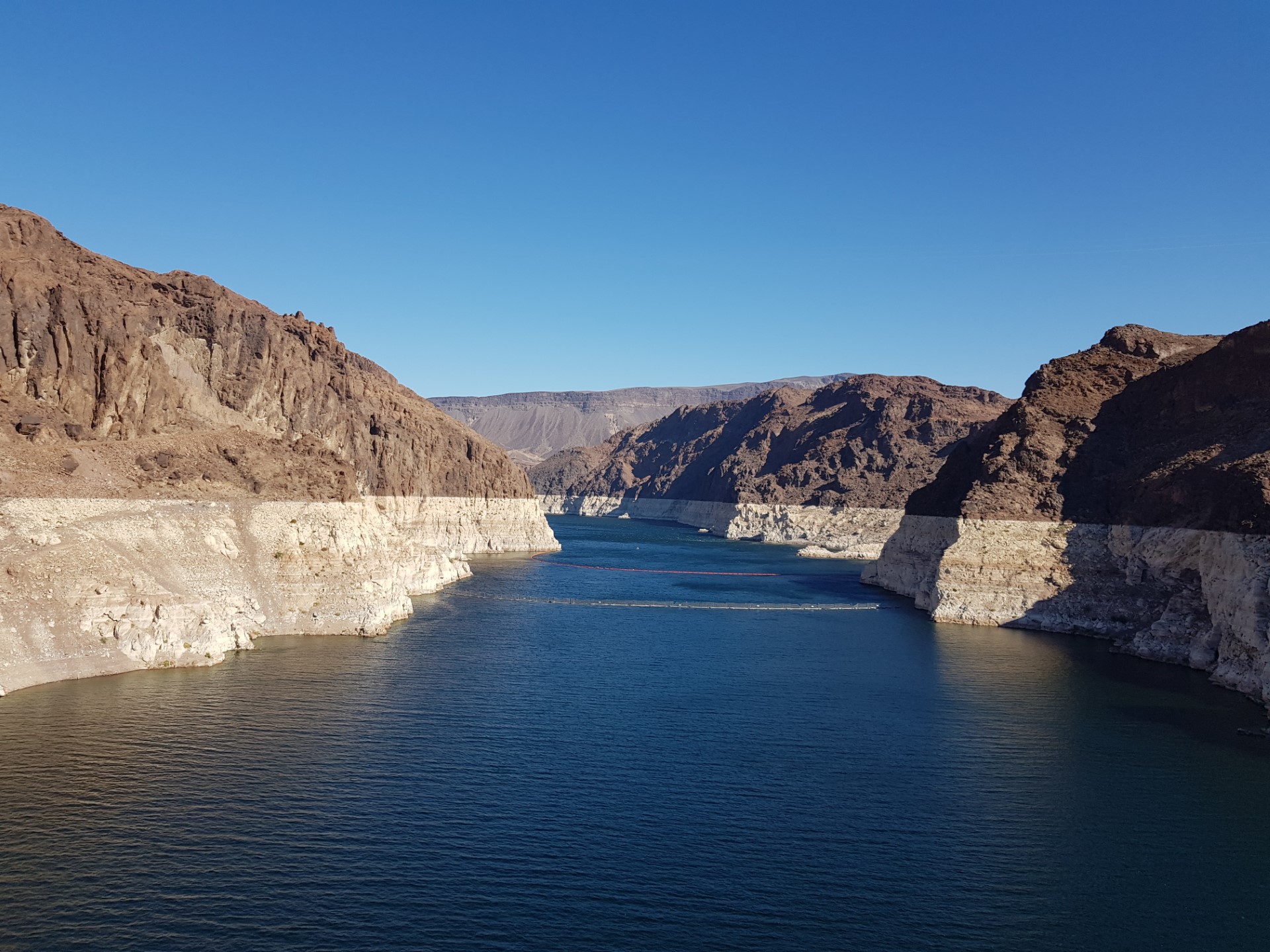 hoover dam rocks