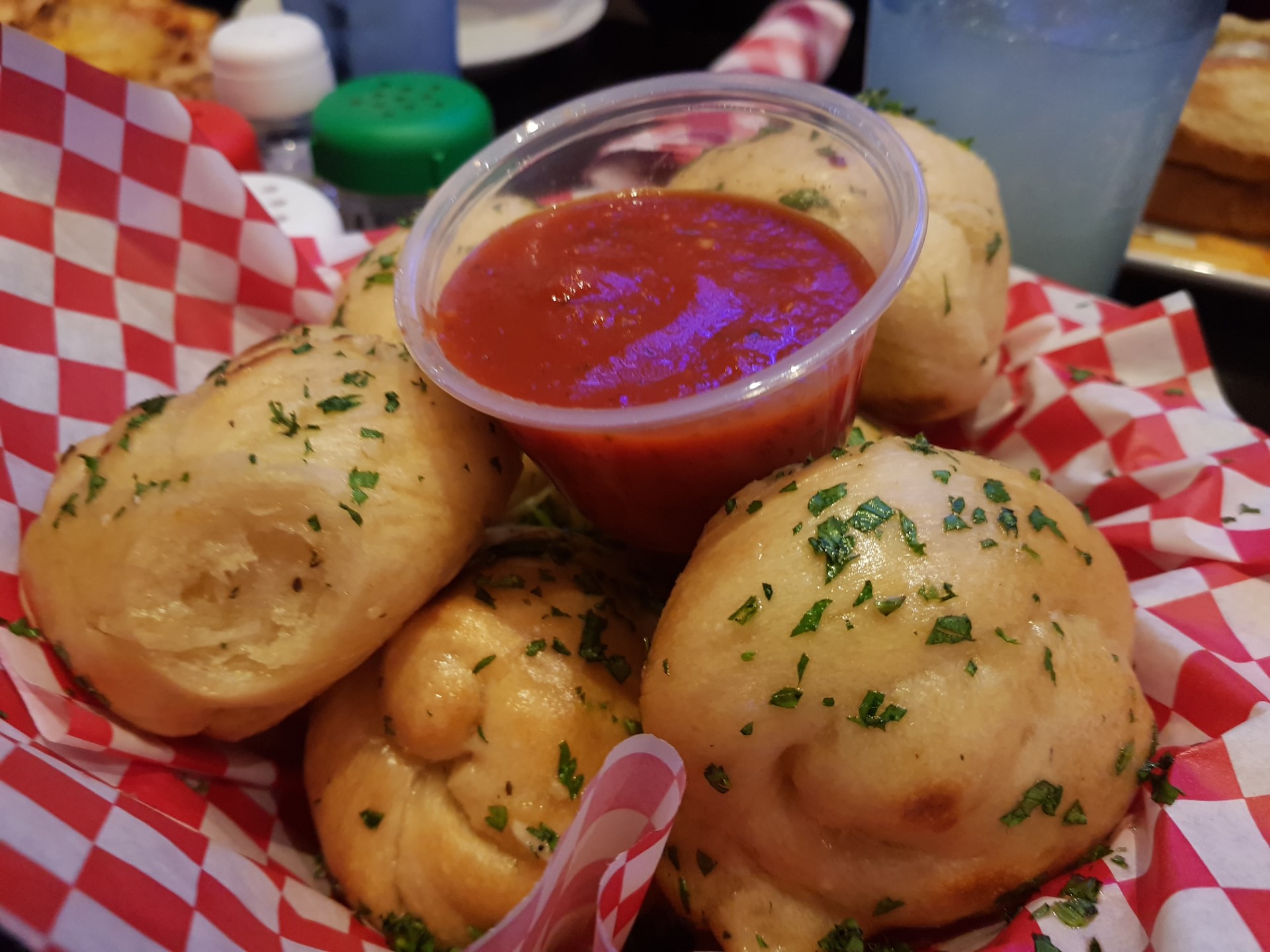 garlic knots at slice of vegas
