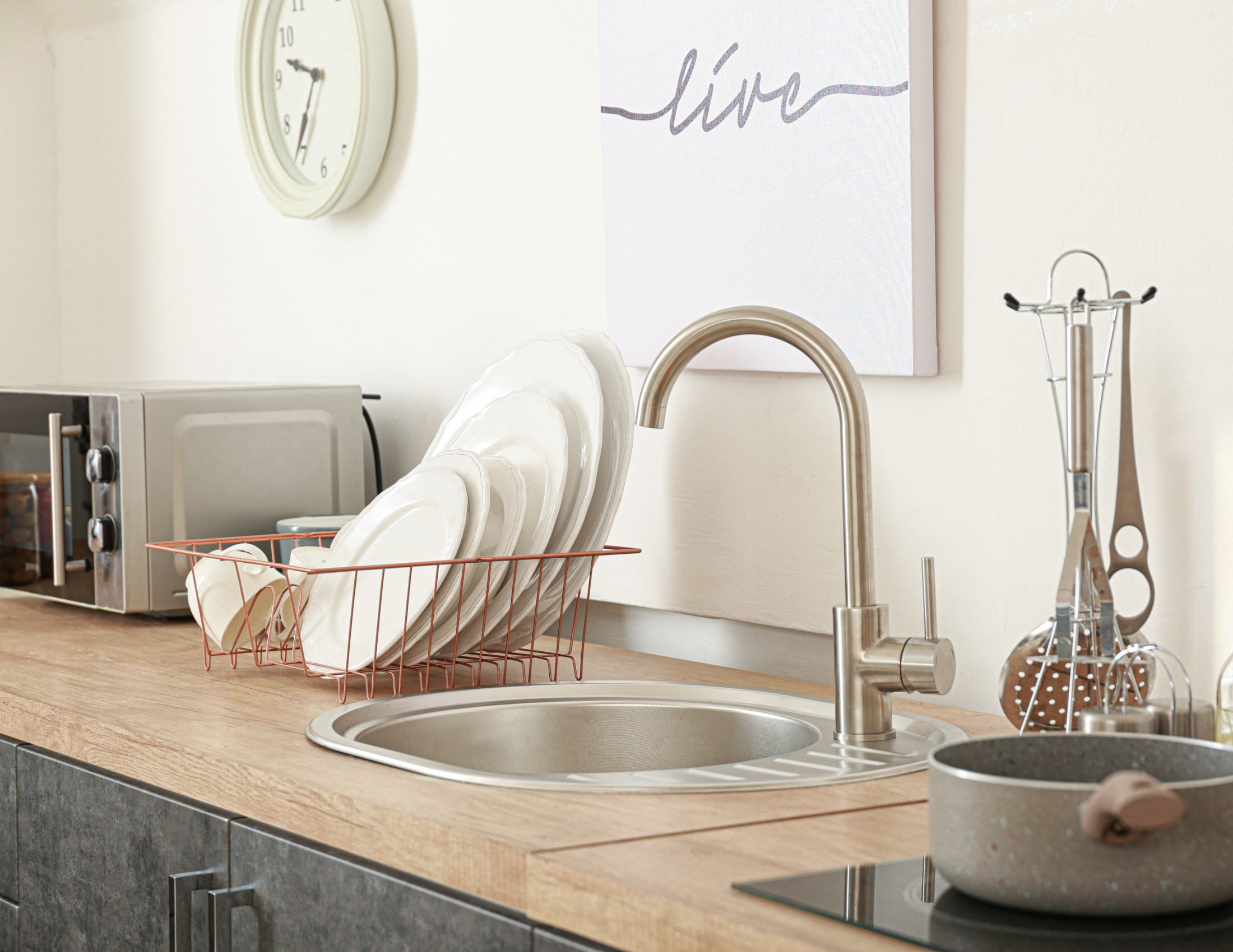 kitchen fixtures and fittings