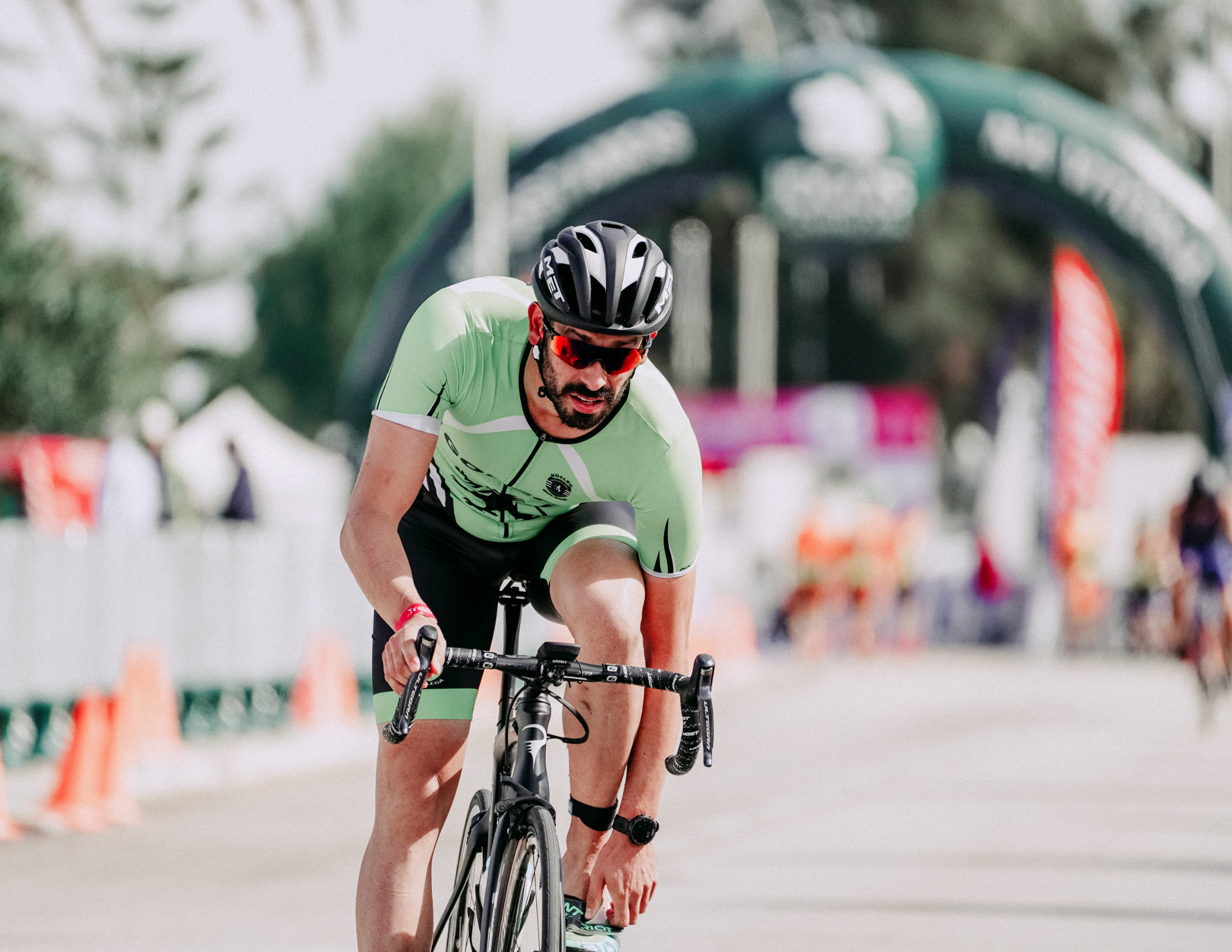How Do Cycling Glasses Protect Our Eyes?